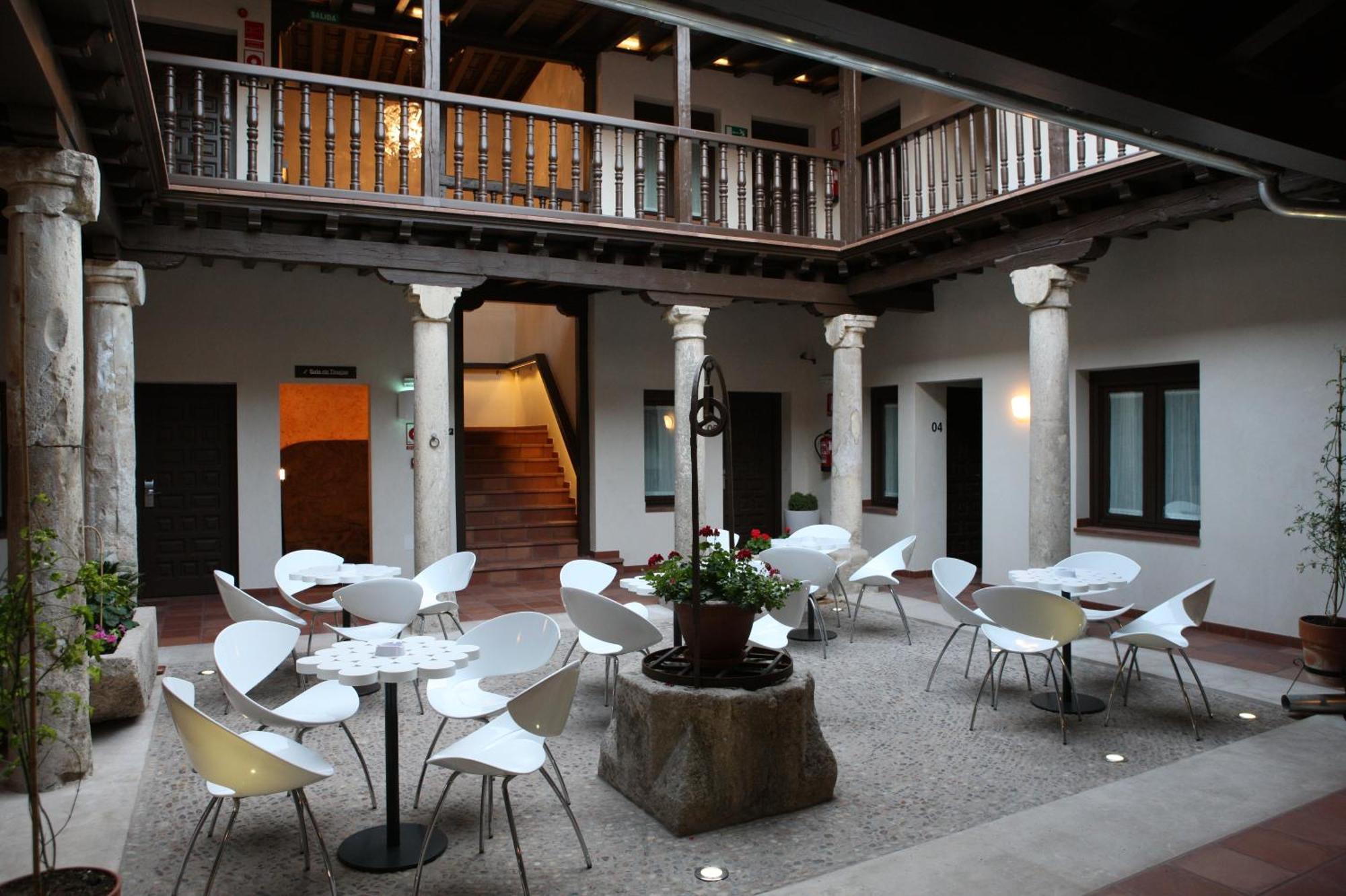 Evenia Alcala Boutique Hotel Alcala de Henares Exterior photo
