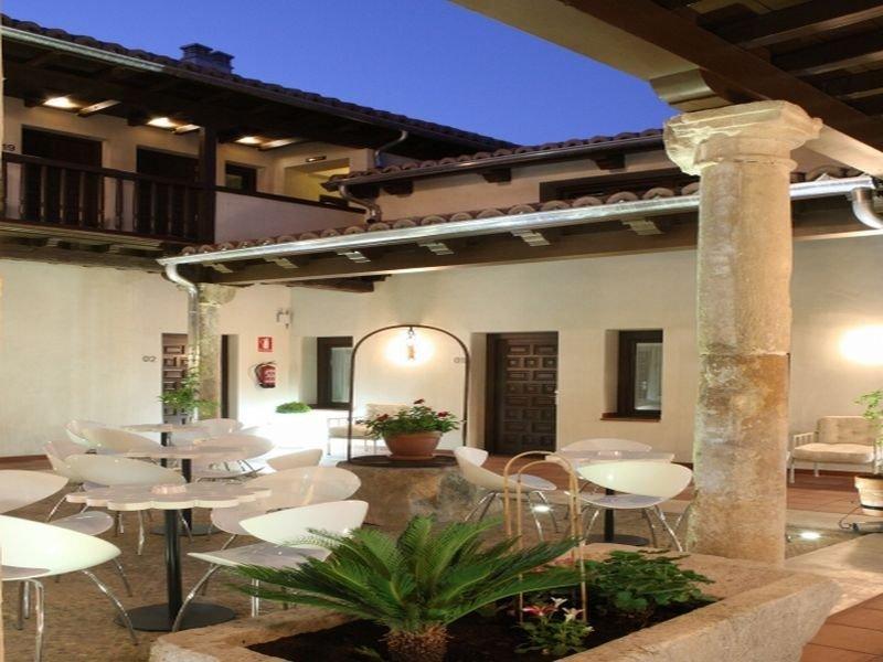 Evenia Alcala Boutique Hotel Alcala de Henares Exterior photo