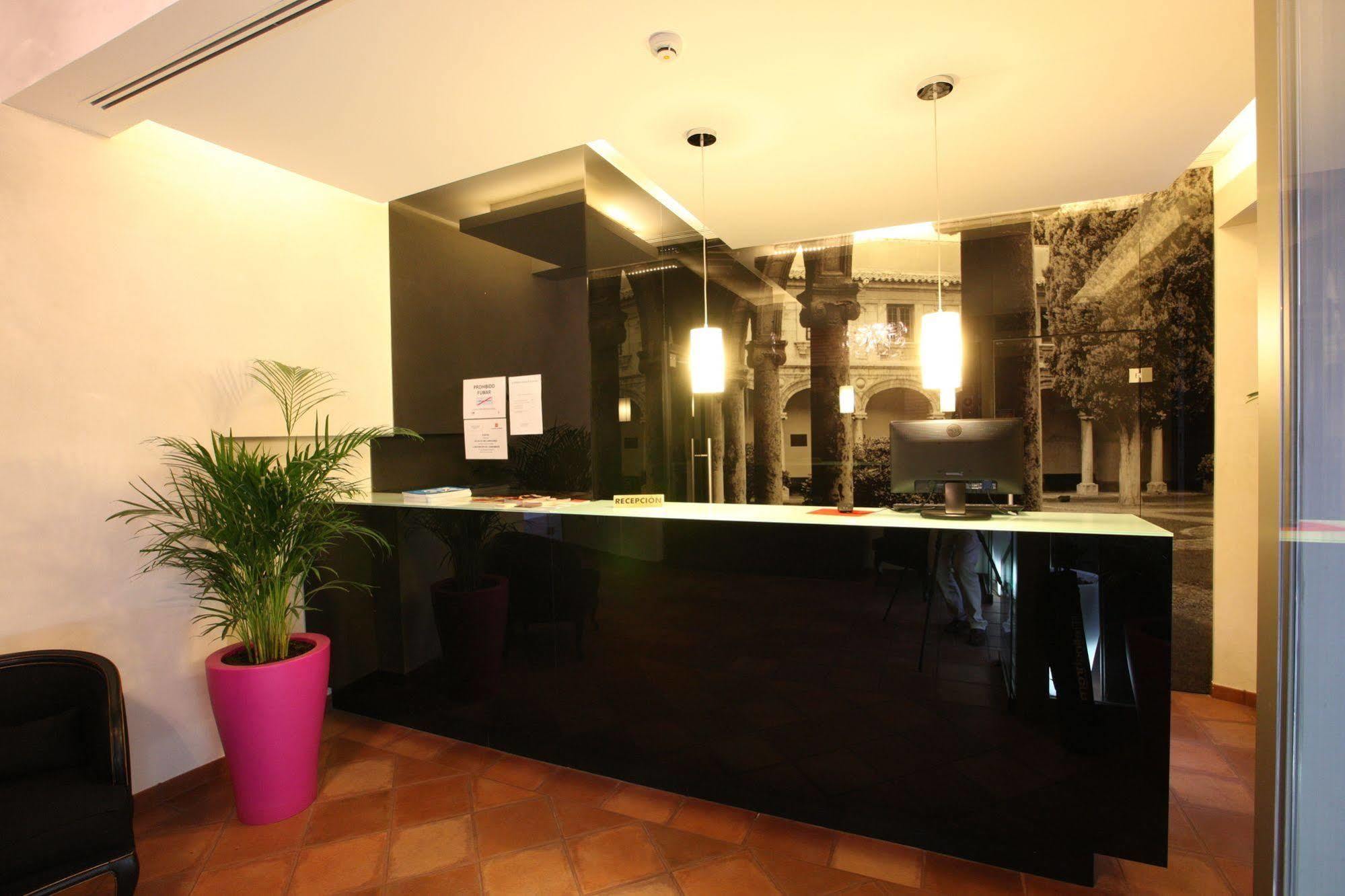 Evenia Alcala Boutique Hotel Alcala de Henares Exterior photo