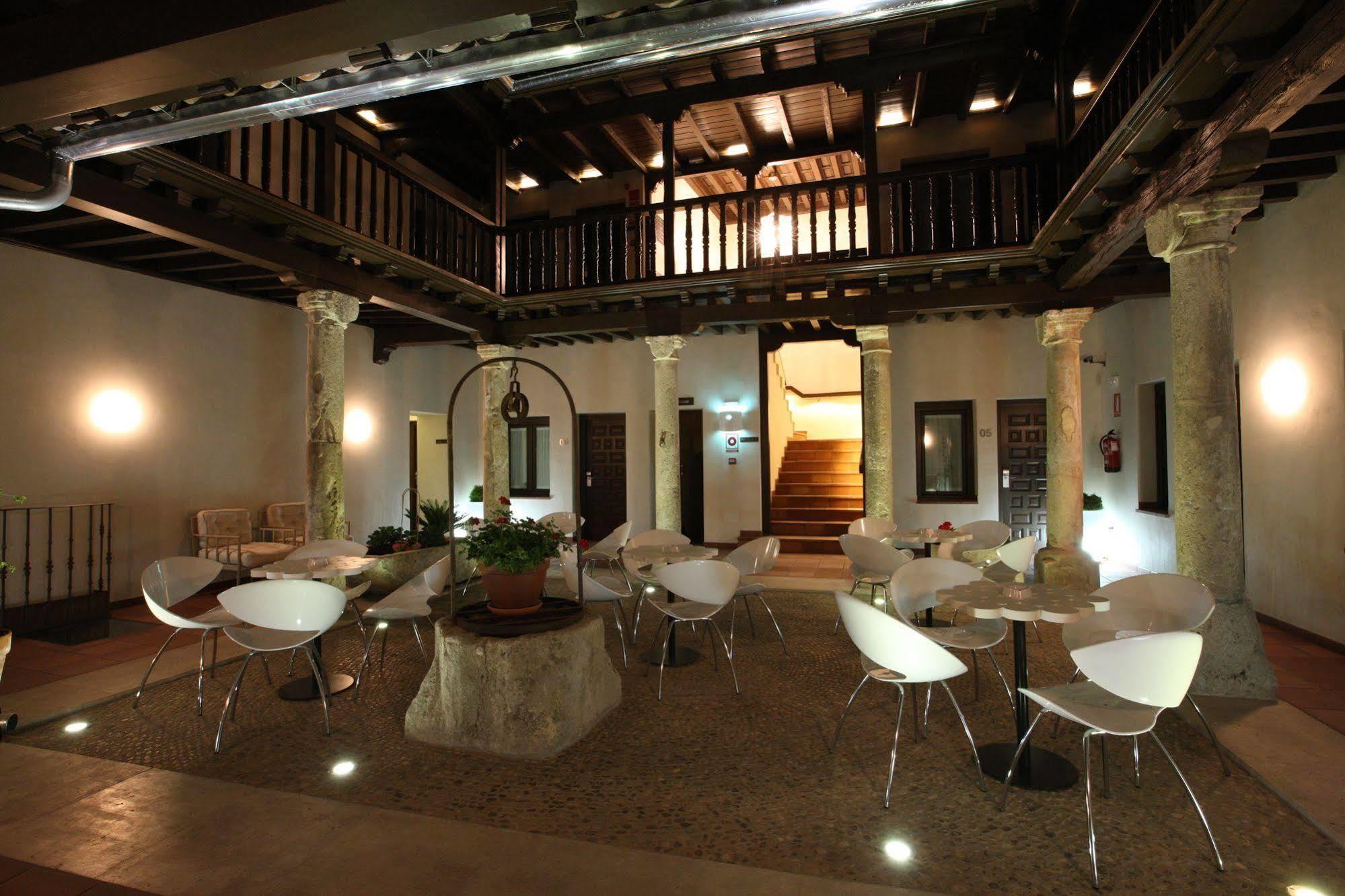 Evenia Alcala Boutique Hotel Alcala de Henares Exterior photo